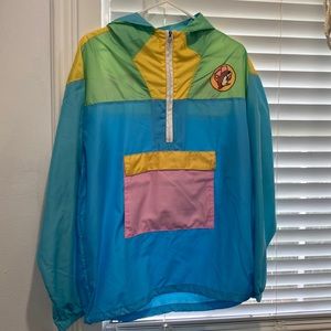 Buc-cees wind breaker pullover jacket. drawstring bottom and half zip at chest.